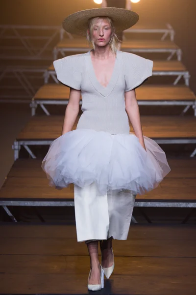 Look 5